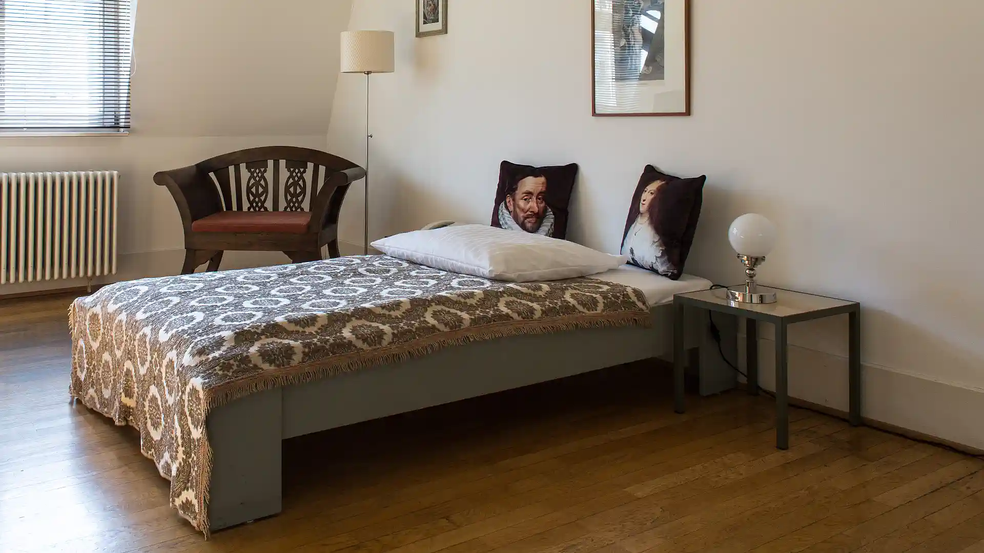 Single room with shared bath